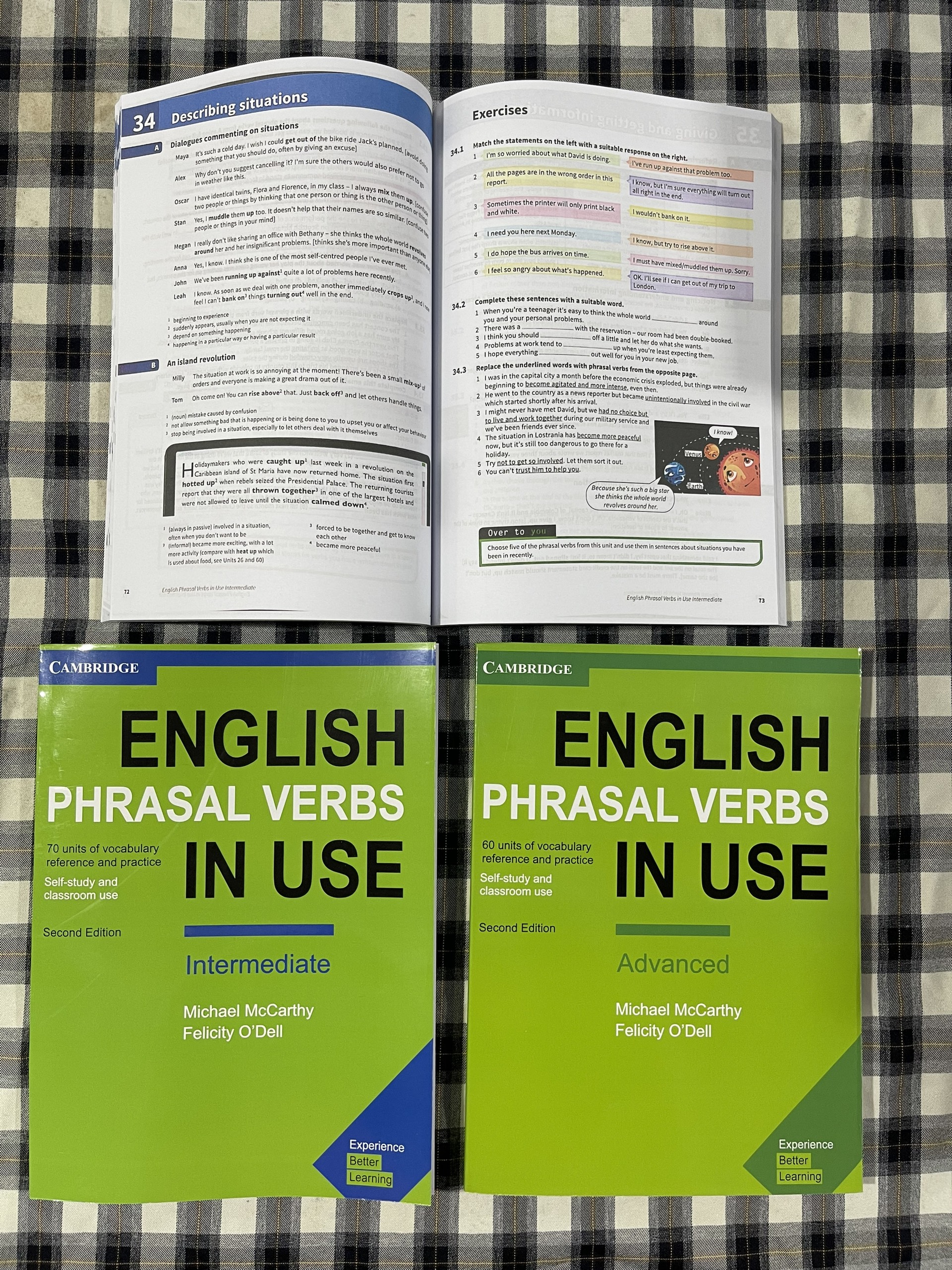 English Phrasal Verbs in Use - advanced màu
